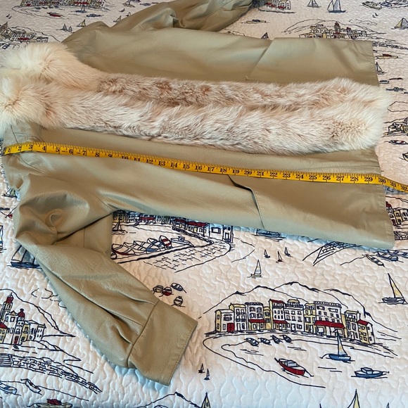 Genuine Ivory Leather & Fox Fur Jacket - Picture 14 of 15